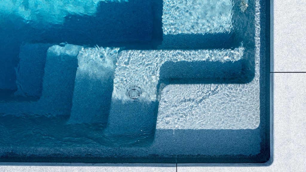 Compass Pools Vantage self-cleaning system